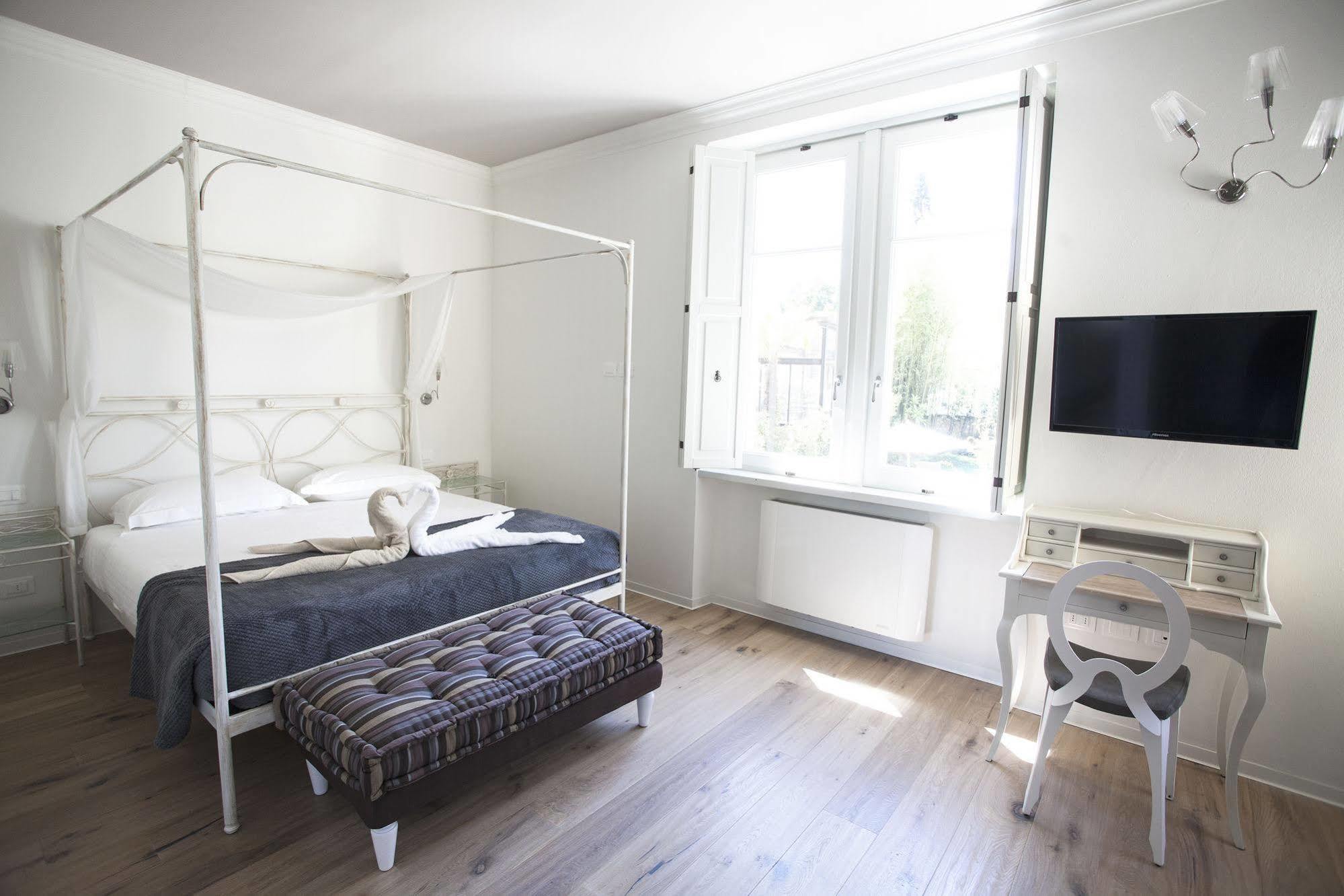 Italia Luxury Suites&apartments 3*