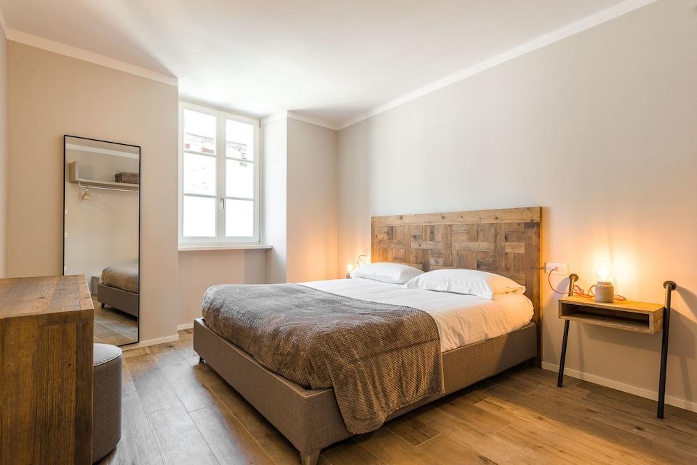 Italia Luxury And 3*