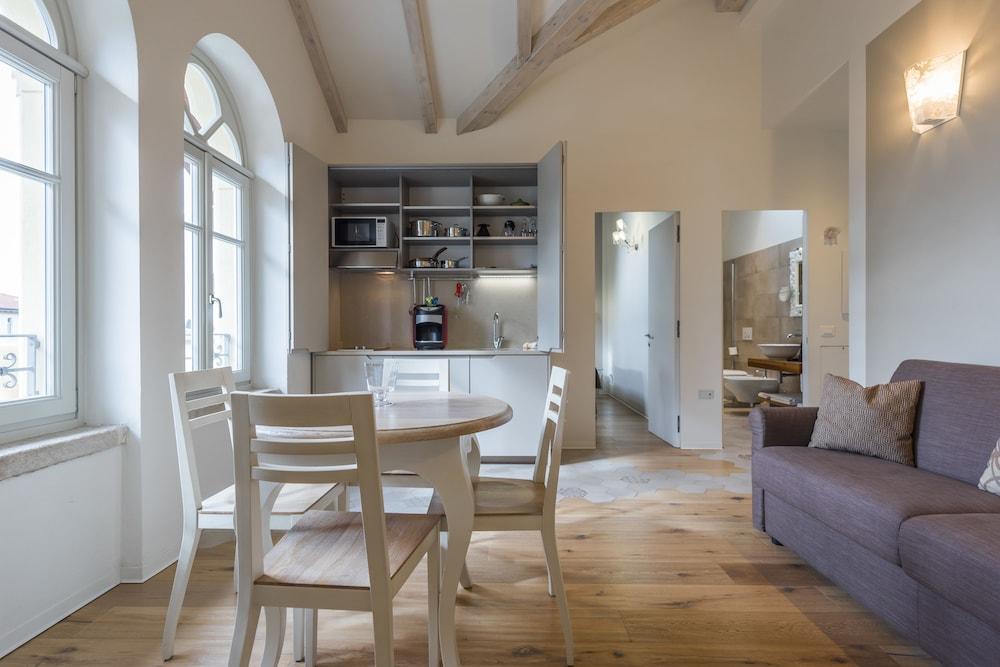 Italia Luxury And 3*