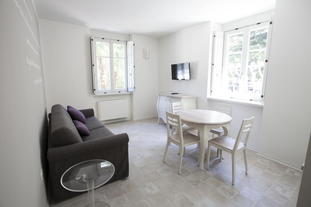 Italia Luxury And Aparthotel 3*